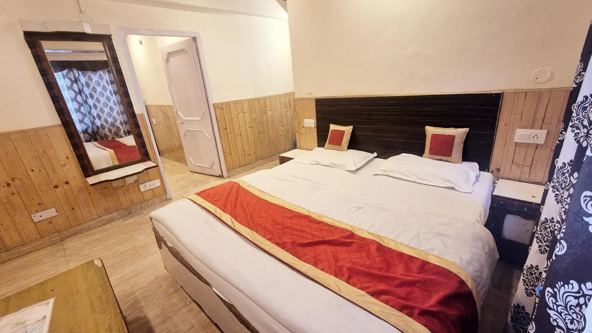 Bed & Breakfast Shorya Family Hotel The Mall Shimla India