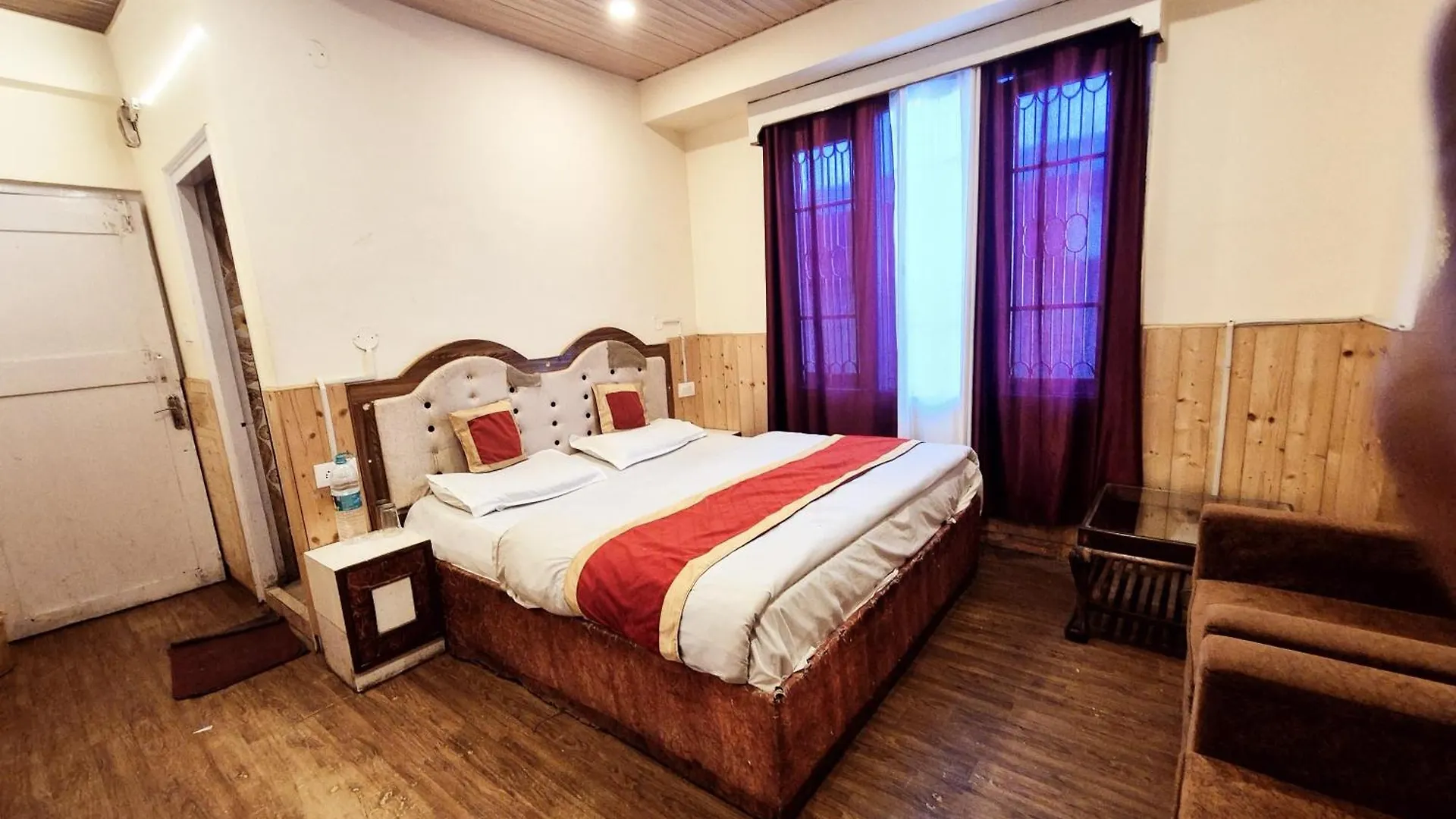 Shorya Family Hotel The Mall Shimla