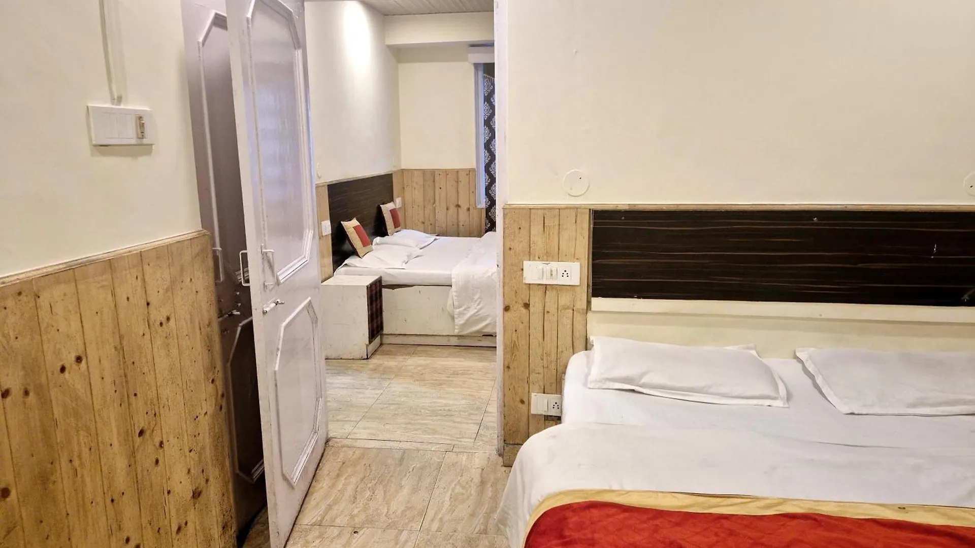 Bed & Breakfast Shorya Family Hotel The Mall Shimla