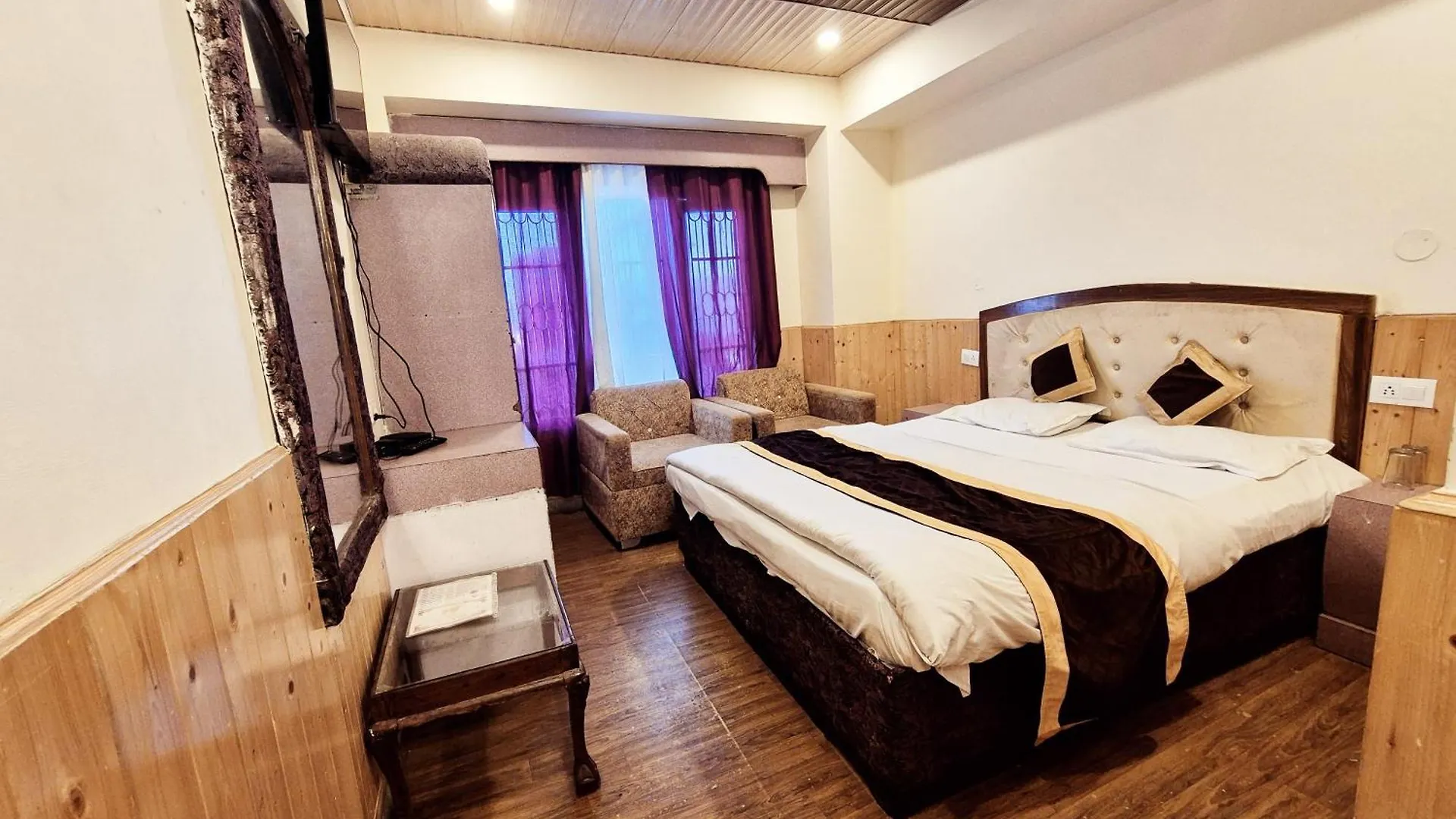 Bed & Breakfast Shorya Family Hotel The Mall Shimla